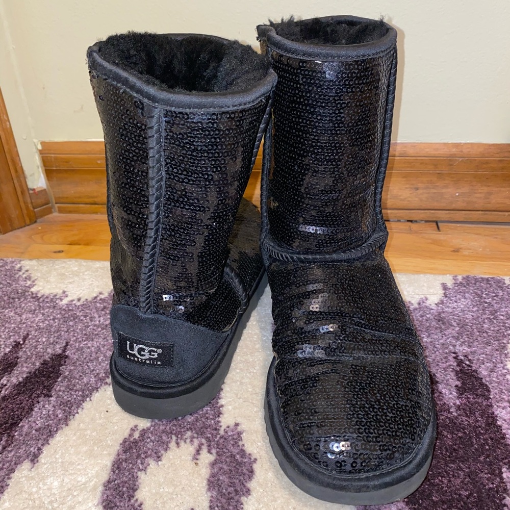 Black sequence UGG boots size 7